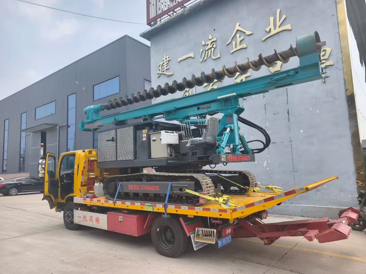 long8唯一履带打桩机顺利发货，助力基建工程再添新动力